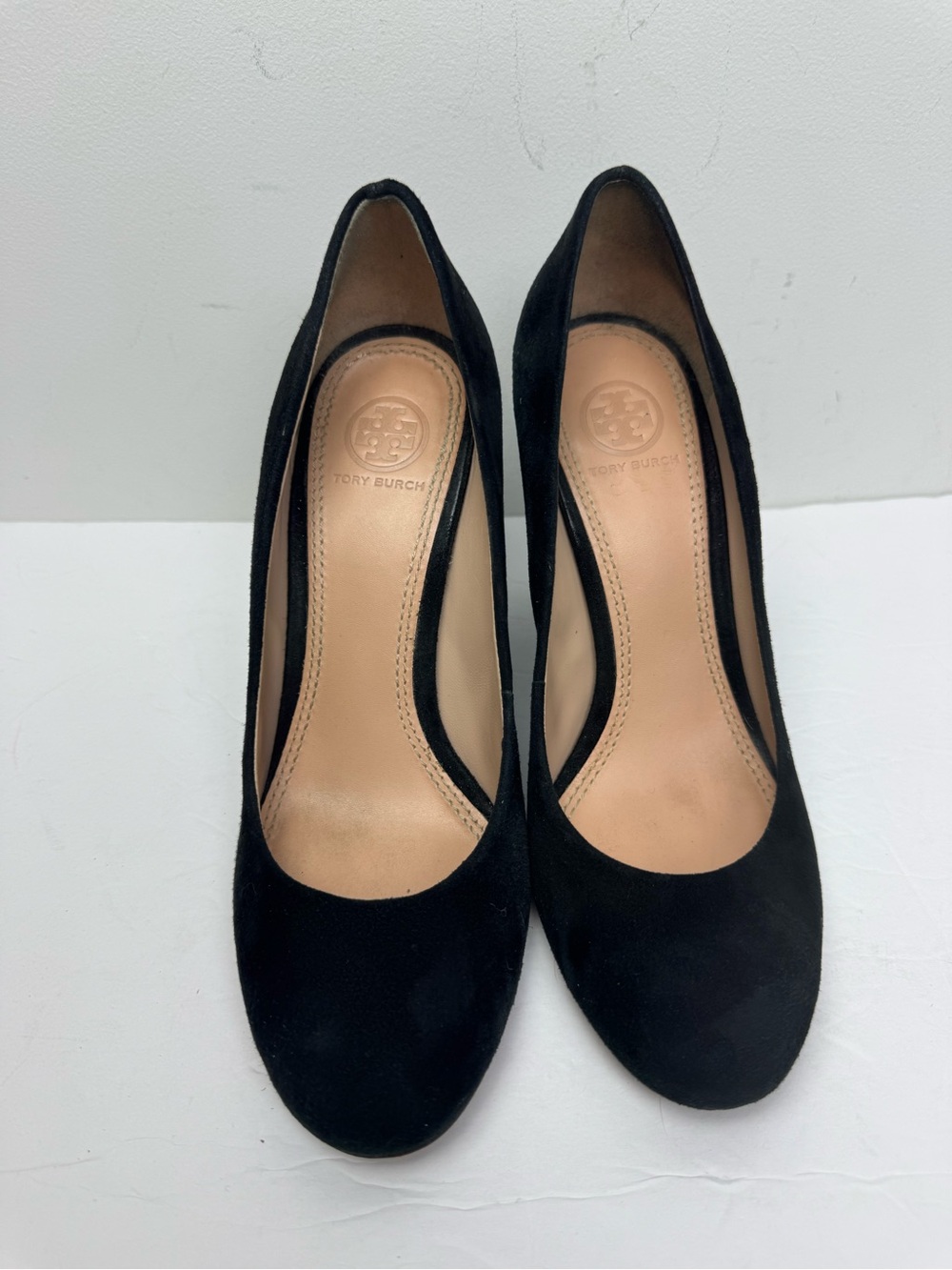 Tory Burch Astoria Wedge Pumps in Black Suede Size 6.5 - Picture 3 of 8